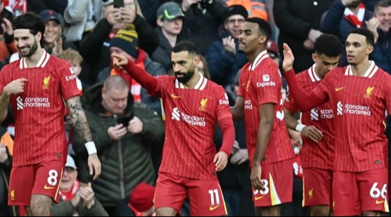 ইপউইচের সাথে দাপুটে জয় পেলো লিভারপুল