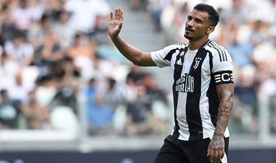 জুভেন্টাস ছাড়ছেন দানিলো