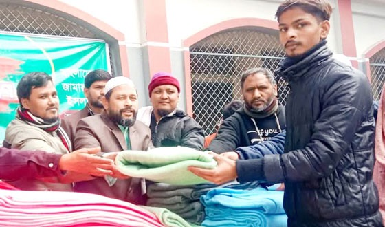 সৈয়দপুরে অসহায়দের মধ্যে জামায়াতের শীতবস্ত্র বিতরণ