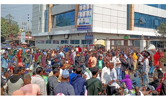 বিক্ষোভের নগরীতে পরিনত বরিশাল