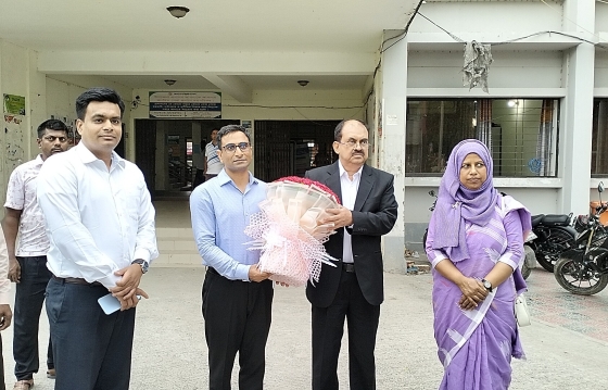 বাগমারায় সরকারি বিভিন্ন দপ্তর পরিদর্শনে ভূমি সংস্কার বোর্ডের চেয়ারম্যান