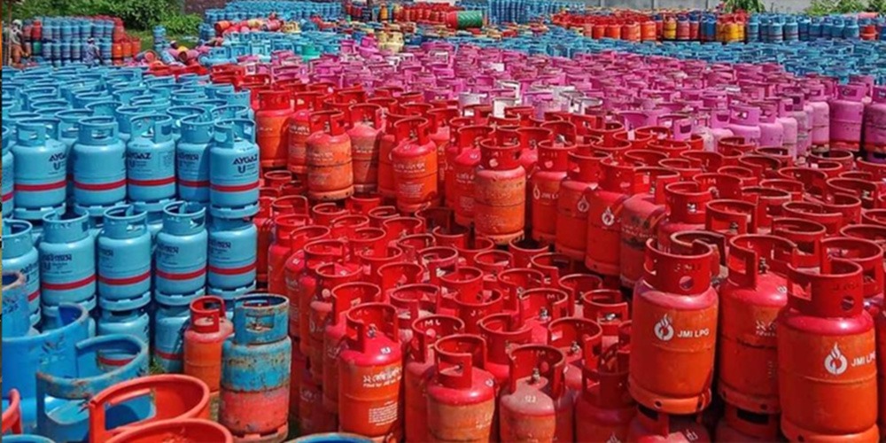 ১২ কেজি এলপিজি সিলিন্ডারের দাম কমল ৩৯ টাকা