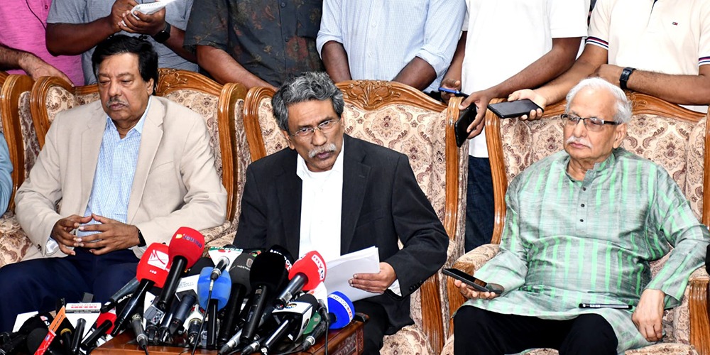 তত্ত্বাবধায়ক ইস্যুতে রাজনৈতিক দলগুলো একমত: আলী রীয়াজ