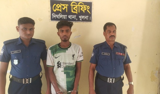 দিঘলিয়ায় চুরি করতে গিয়ে জনতার হাতে আটক, পুলিশে সোপর্দ