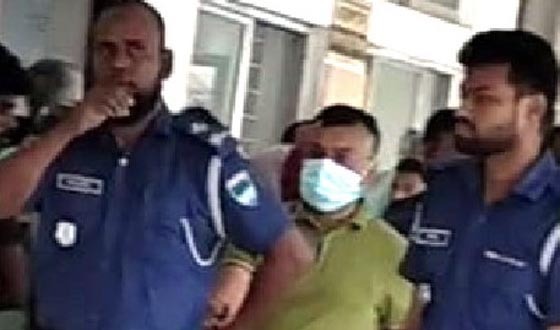 কুষ্টিয়ার শীর্ষ সন্ত্রাসী লিপটন ট্রিপল হত্যায় গ্রেফতার