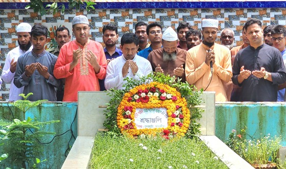 দেবহাটায় প্রশাসনের শহীদ আসিফের কবর জিয়ারত ও দোয়া
