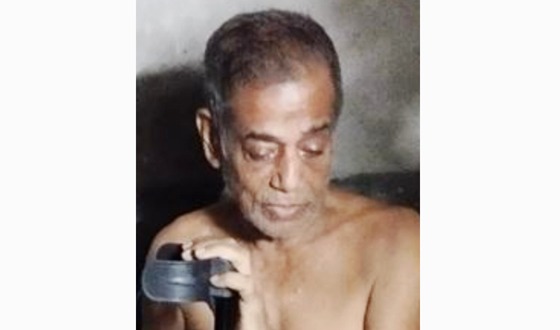 ৫ জনের মৃত্যুর পর মদ তৈরির হোতা ও বিক্রেতা আটক