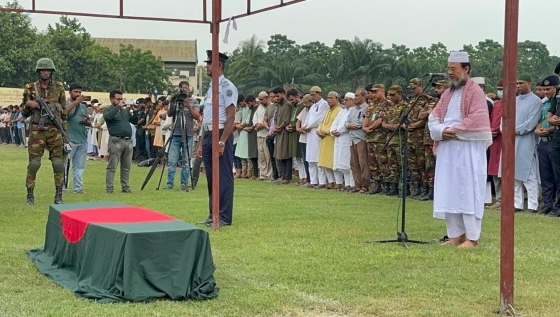 রাজশাহীতে চিরনিদ্রায় শায়িত পাইলট তৌকির