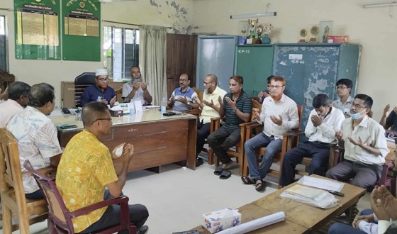 মাইলস্টোন কলেজের নিহতদের স্মরণে বাবুগঞ্জ ডিগ্রি কলেজে দোয়া ও মোনাজাত