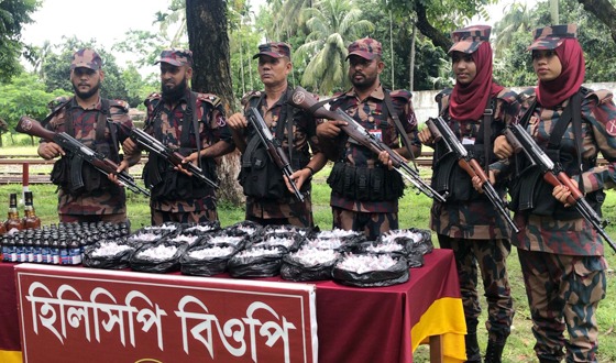 হিলি সীমান্তে বিপুল পরিমাণ মাদকদ্রব্য আটক