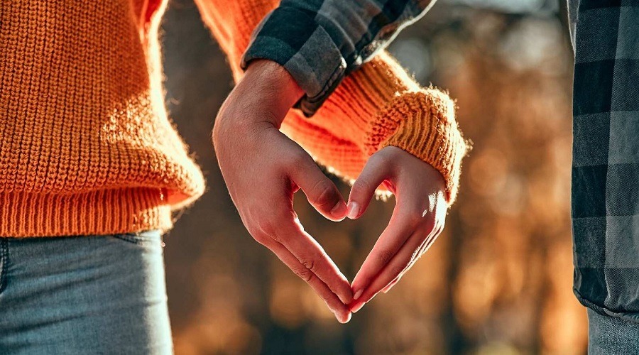 পুরুষরা কেন আগে প্রেমে পড়ে? গবেষণায় মিলল চাঞ্চল্যকর তথ্য