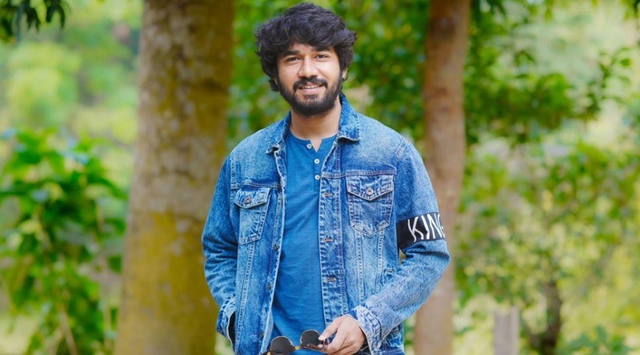 ‘ভালোবাসার মরসুম’ সিনেমা থেকে সরে দাঁড়ালেন খায়রুল বাসার