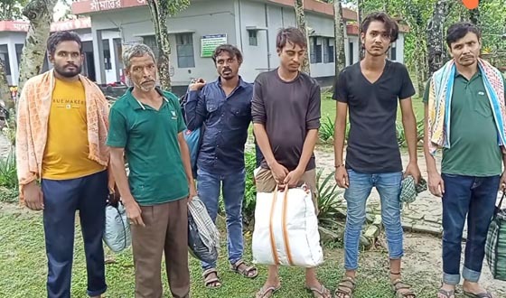 গাংনী সীমান্তে নারী-পুরুষসহ ১৮ জন পুশব্যাক
