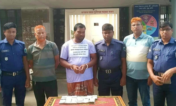 তানোরে সিসিটিভি ফুটেজ দেখে চোর ধরলেন পুলিশ, ১১ লক্ষ টাকা উদ্ধার