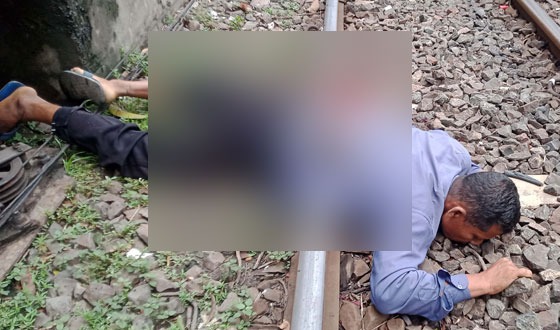 চিরিরবন্দরে ট্রেনে কাটা পড়ে ২ জনের মৃত্যু