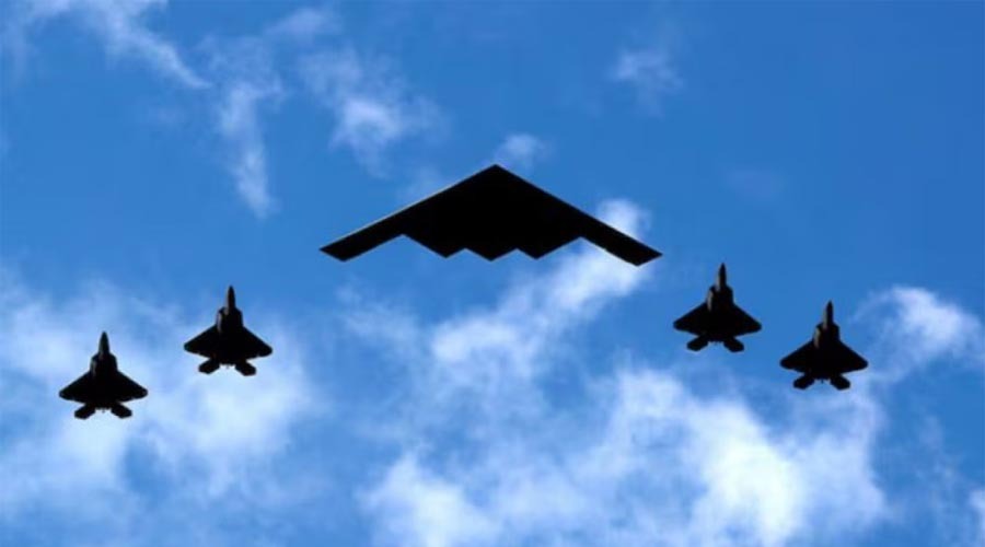 ইরানে ফোরদো পারমাণবিক স্থাপনায় ১২টি বাংকার-বিধ্বংসী বোমা ফেলেছে যুক্তরাষ্ট্র