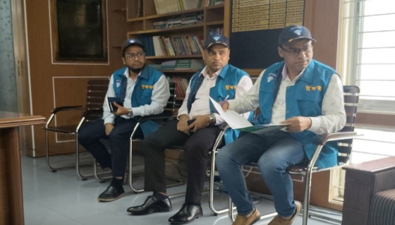 রাজশাহী নির্বাচন অফিসে  দুদকের অভিযান