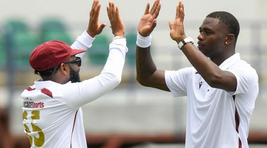 ব্রিজটাউন টেস্টের প্রথম দিনই ১৪ উইকেটের পতন