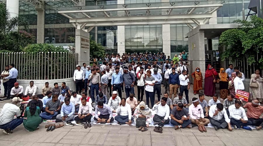 এনবিআর-এ টানা দ্বিতীয় দিনের শাটডাউন, অচল রাজস্ব কার্যক্রম