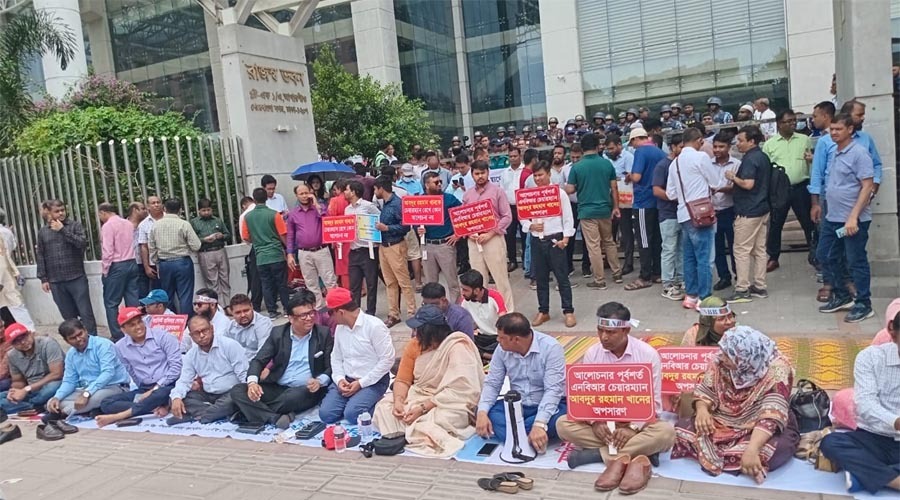 এনবিআরে অচলাবস্থা : ‘মার্চ টু এনবিআর’ স্থগিত, চলবে শাটডাউন