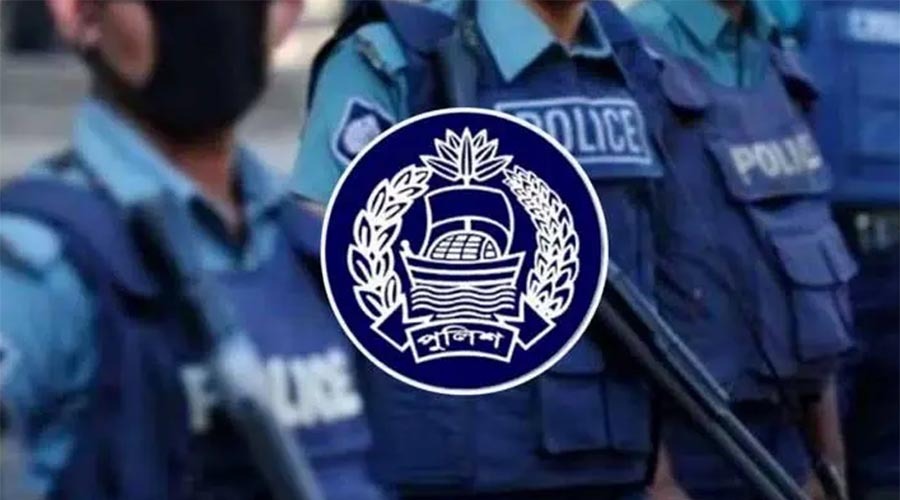 ১৩ পুলিশ কর্মকর্তা বরখাস্ত