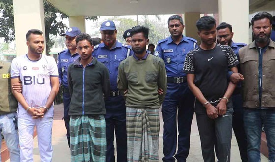 নওগাঁ সদর, আত্রাই ও সাপাহারে ডাকাতি মামলায় আটক ৪