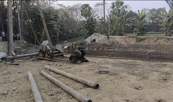 চাঁদা না পেয়ে ঠিকাদারের লোকজনের ওপর ছাত্রদল নেতার হামলা