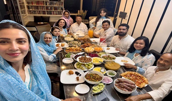 প্রিয়জনদের নিয়ে ইফতার করলেন মিম