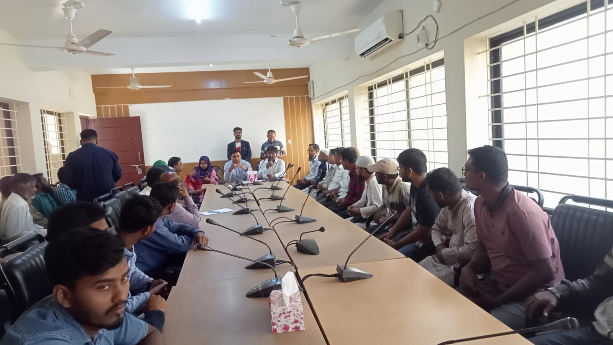 তানোরে উন্মুক্ত লটারীর মাধ্যমে ওএমএস ডিলার নিয়োগ