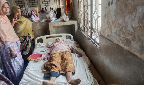 আ'লীগ নেতার লাথির আঘাতে অন্তঃসত্ত্বা নারী হাসপাতালে