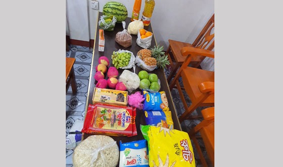 দেবহাটায় শহীদ আসিফের পরিবারকে ইফতার সামগ্রী প্রদান