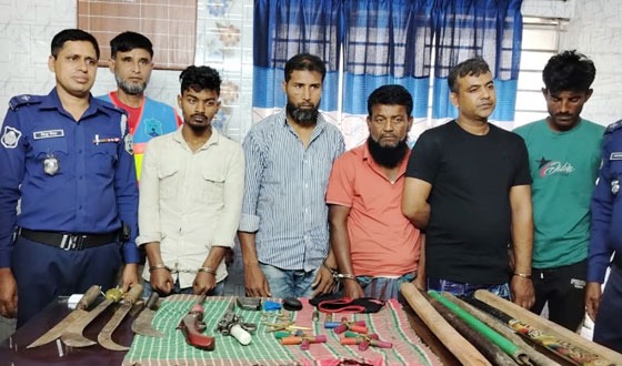 বরিশালে আগ্নেয়াস্ত্রসহ পাঁচ ডাকাত গ্রেপ্তার