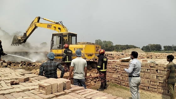বাগমারায় চারটি ইটভাটায় পরিবেশ অধিদপ্তরের উচ্ছেদ অভিযান