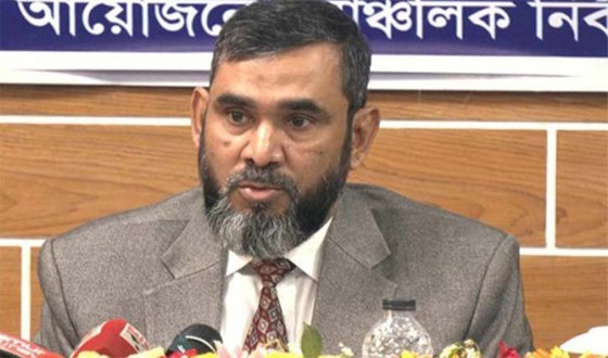 প্রবাসীদের জন্য বর্তমানে ভোট দেওয়ার ব্যবস্থা আছে: ইসি সানাউল্লাহ