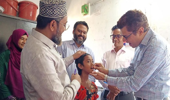 মান্দায় স্বাস্থ্য উপসচিবের ভিটামিন এ প্লাস ক্যাম্পেইন পরিদর্শন