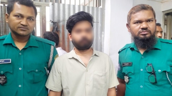 রাজশাহীতে সাইবার হ্যাকার পরিচয়ে  প্রতারণা, চুরি ও হুমকি গ্রেপ্তার ১