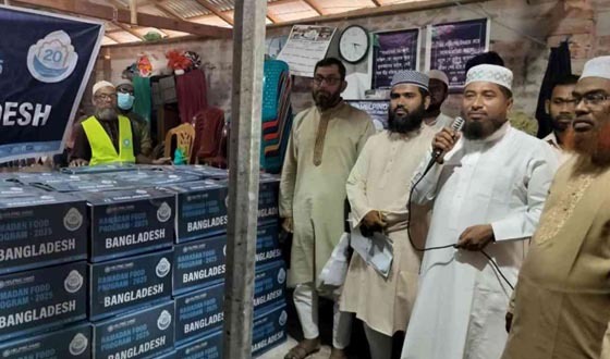 কালিগঞ্জ ও দেবহাটার শতাধিক পরিবারকে খাদ্য সহায়তা প্রদান