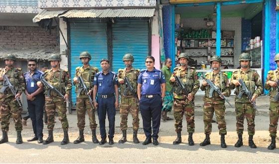 আশাশুনিতে যৌথ বাহিনীর অভিযান ও চেকপোষ্ট