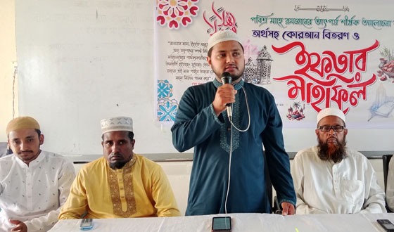 দাকোপে শিবিরের ইফতার মাহফিল