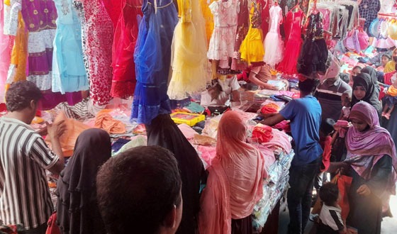 সুজানগর বৌ-বাজারে জমজমাট ঈদের কেনাকাটা