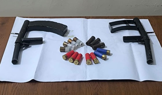 চাঁদপুরে দেশীয় তৈরী ২টি শটগান এবং ১৪টি কার্তুজ উদ্ধার