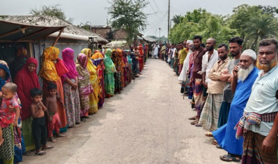 আশাশুনিতে ষড়যন্ত্র মূলক মামলা প্রত্যাহারের দাবিতে মানববন্ধন