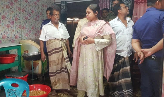 কয়রায় ভোক্তা অধিকার আইনে ডেইরি মালিককে জরিমানা