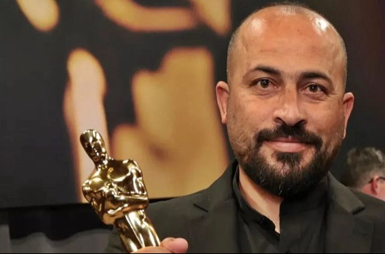 অস্কারজয়ী ফিলিস্তিনি নির্মাতাকে তুলে নিয়ে গেলো আইডিএফ