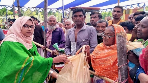 ঈদে বিনামূল্যে চাল পেলেন চারঘাটের দশ হাজার পরিবার