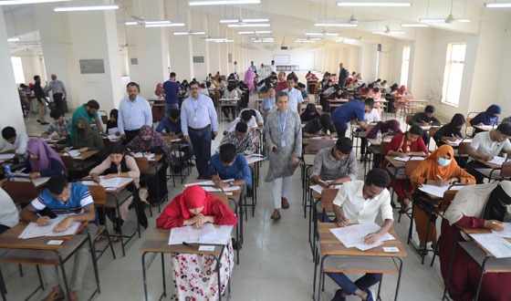 যবিপ্রবিতে গুচ্ছ পদ্ধতির ‘বি’ ইউনিটের ভর্তি পরীক্ষা অনুষ্ঠিত