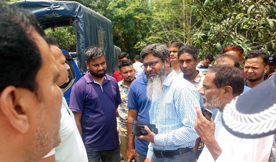 বাঘায় আদিবাসীদের শিব মন্দিরে রাতের আধারে আগুন