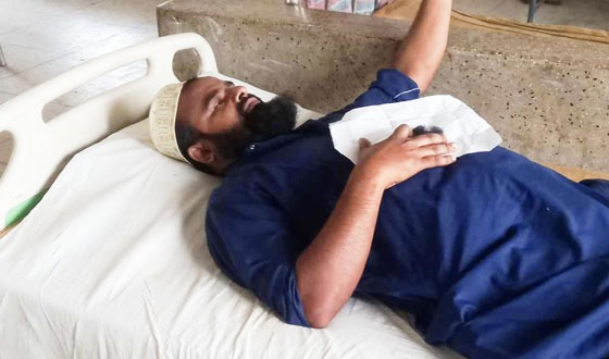 বাবুগঞ্জে বখাটের হামলায় মসজিদের ইমাম গুরুতর আহত