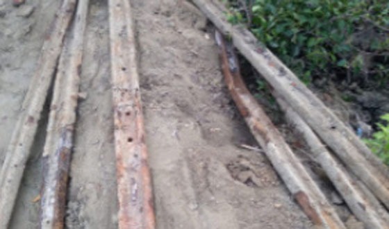 ১২ টি রেল লাইনের পাতের খুঁটির ৬টি ফেরৎ, বাকীগুলো উদ্ধারের চেষ্টা নেই