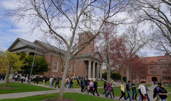 হার্ভার্ড বিশ্ববিদ্যালয়ের অনুদান বন্ধ করলো ট্রাম্প প্রশাসন